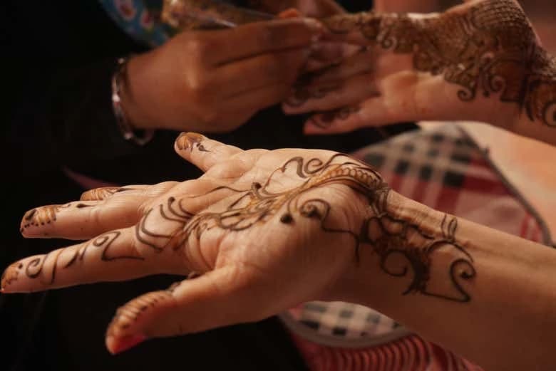 Henna Workshop in Merzouga - Image 3