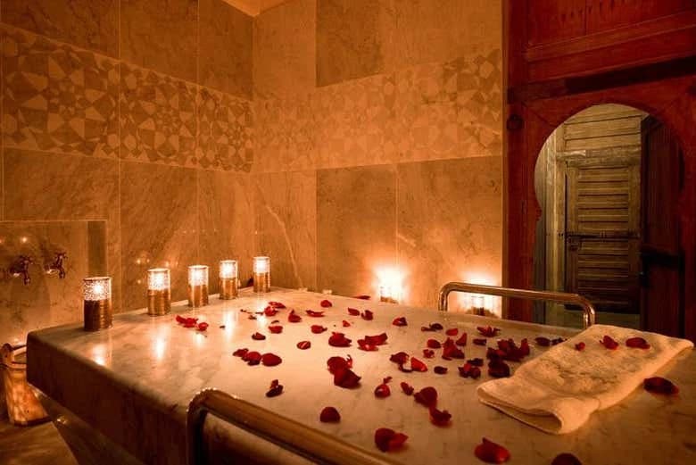 Walking Tour + Traditional Hammam - Image 4